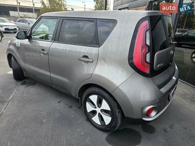 Сірий Кіа Soul, об'ємом двигуна 0 л та пробігом 114 тис. км за 6500 $, фото 11 на Automoto.ua