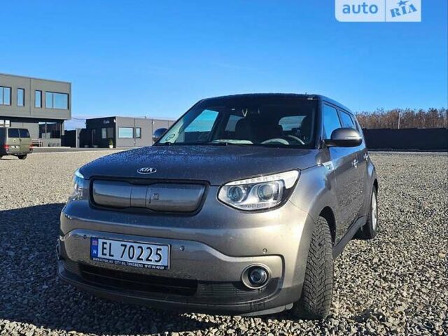 Серый Киа Soul, объемом двигателя 0 л и пробегом 109 тыс. км за 12000 $, фото 1 на Automoto.ua