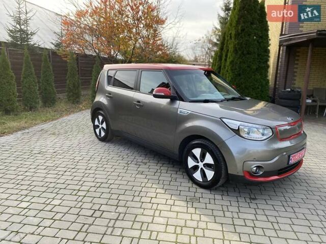 Серый Киа Soul, объемом двигателя 0 л и пробегом 135 тыс. км за 7299 $, фото 2 на Automoto.ua