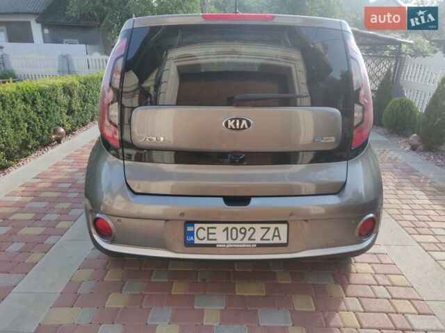 Серый Киа Soul, объемом двигателя 0 л и пробегом 92 тыс. км за 8000 $, фото 3 на Automoto.ua