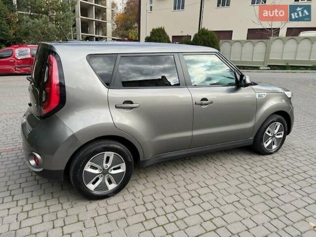 Киа Soul 2015 в Хмельницком на Automoto.ua Серый Киа Soul, объемом двигателя 0 л и пробегом 95 тыс. км за 6500 $, фото 8 на Automoto.ua