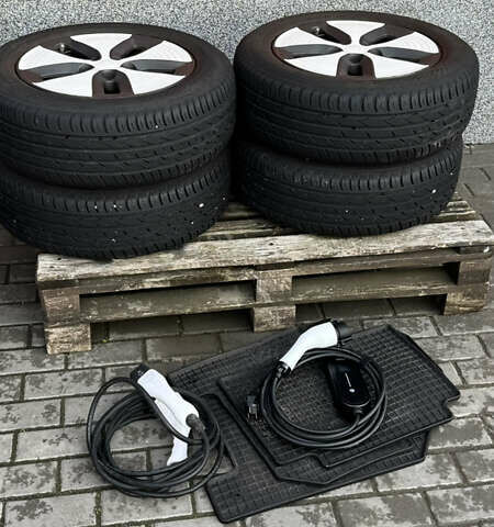 Серый Киа Soul, объемом двигателя 0 л и пробегом 185 тыс. км за 9700 $, фото 40 на Automoto.ua