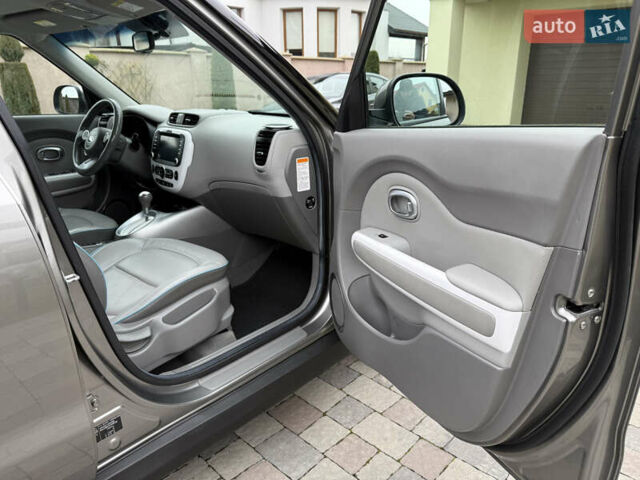 Серый Киа Soul, объемом двигателя 0 л и пробегом 111 тыс. км за 7100 $, фото 22 на Automoto.ua