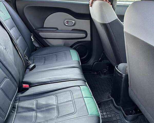 Серый Киа Soul, объемом двигателя 1.59 л и пробегом 257 тыс. км за 7800 $, фото 5 на Automoto.ua