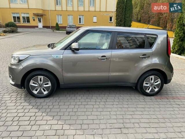 Киа Soul 2015 в Хмельницком на Automoto.ua Серый Киа Soul, объемом двигателя 0 л и пробегом 95 тыс. км за 6500 $, фото 17 на Automoto.ua