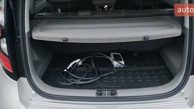 Серый Киа Soul, объемом двигателя 0 л и пробегом 84 тыс. км за 7500 $, фото 16 на Automoto.ua