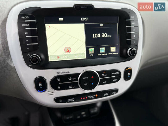 Серый Киа Soul, объемом двигателя 0 л и пробегом 111 тыс. км за 7100 $, фото 27 на Automoto.ua