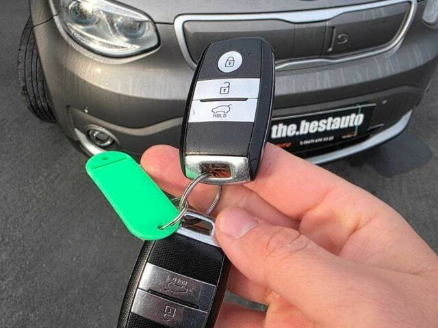 Серый Киа Soul, объемом двигателя 0 л и пробегом 114 тыс. км за 5900 $, фото 23 на Automoto.ua