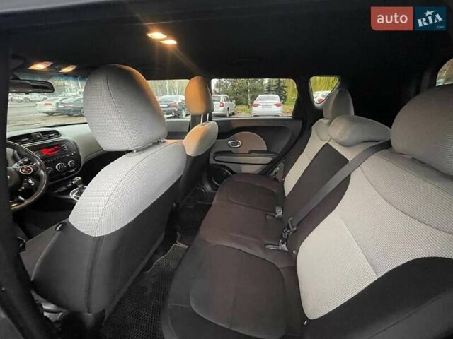 Серый Киа Soul, объемом двигателя 1.59 л и пробегом 122 тыс. км за 10000 $, фото 14 на Automoto.ua