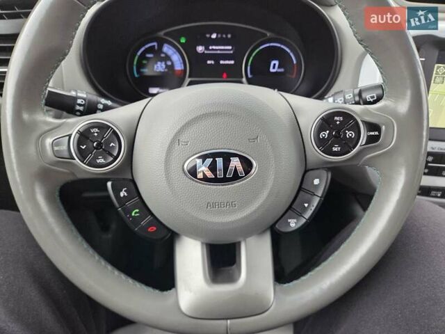 Серый Киа Soul, объемом двигателя 0 л и пробегом 91 тыс. км за 8900 $, фото 14 на Automoto.ua