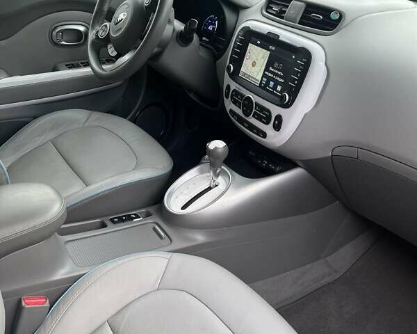 Серый Киа Soul, объемом двигателя 0 л и пробегом 35 тыс. км за 9500 $, фото 25 на Automoto.ua