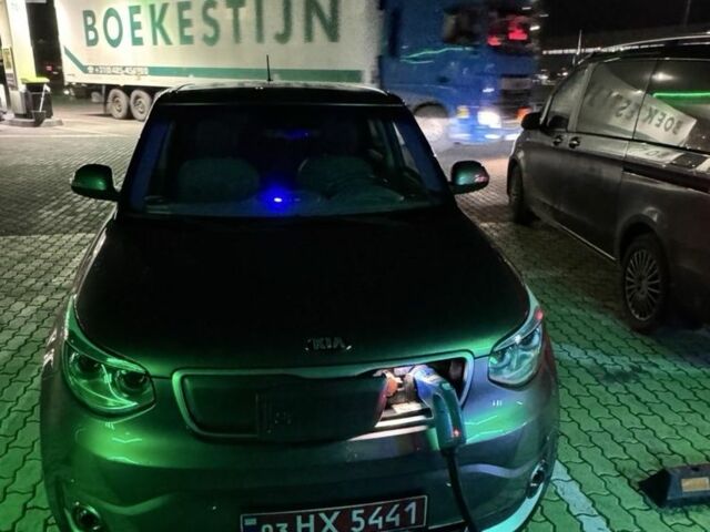 Серый Киа Soul, объемом двигателя 0 л и пробегом 100 тыс. км за 5990 $, фото 7 на Automoto.ua