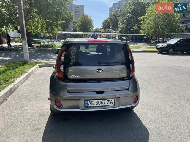 Серый Киа Soul, объемом двигателя 0 л и пробегом 35 тыс. км за 9500 $, фото 5 на Automoto.ua