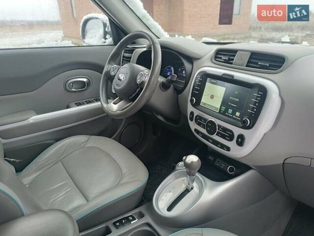 Серый Киа Soul, объемом двигателя 0 л и пробегом 99 тыс. км за 6700 $, фото 13 на Automoto.ua