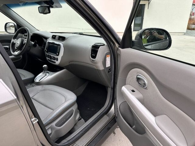 Киа Soul 2016 в Луцке на Automoto.ua Серый Киа Soul, объемом двигателя 0 л и пробегом 110 тыс. км за 9600 $, фото 20 на Automoto.ua