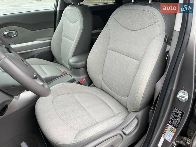 Серый Киа Soul, объемом двигателя 0 л и пробегом 42 тыс. км за 10900 $, фото 18 на Automoto.ua