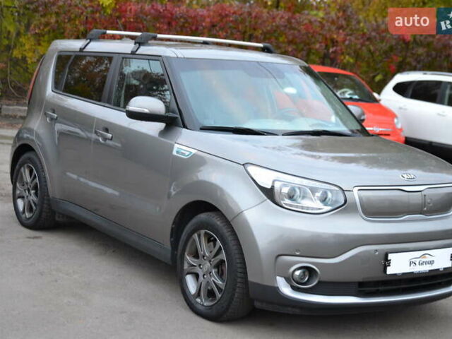 Киа Soul 2016 в Луцке на Automoto.ua Серый Киа Soul, объемом двигателя 0 л и пробегом 125 тыс. км за 5999 $, фото 3 на Automoto.ua