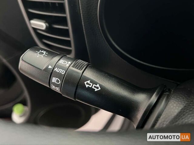 Сірий Кіа Soul, об'ємом двигуна 1.6 л та пробігом 165 тис. км за 10000 $, фото 17 на Automoto.ua