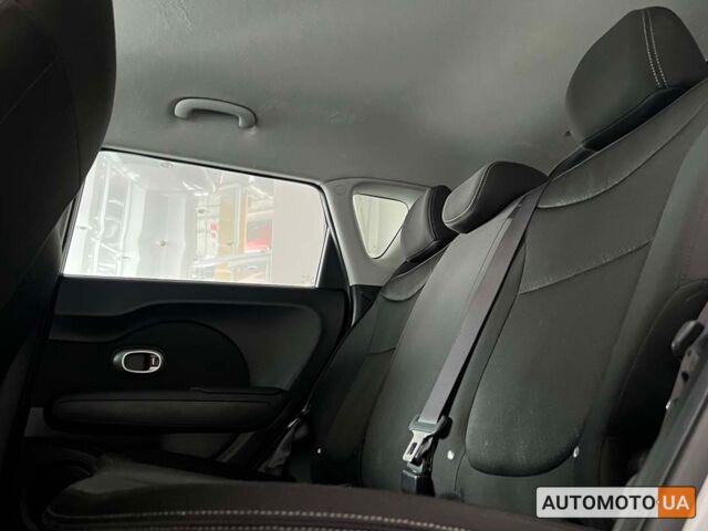 Сірий Кіа Soul, об'ємом двигуна 1.6 л та пробігом 165 тис. км за 10000 $, фото 11 на Automoto.ua