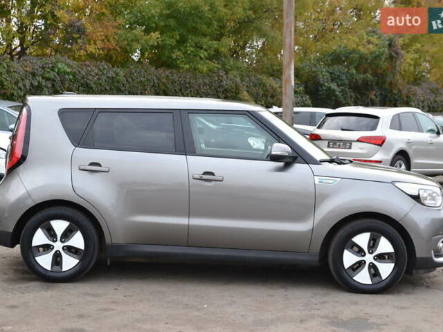 Киа Soul 2016 в Луцке на Automoto.ua Серый Киа Soul, объемом двигателя 0 л и пробегом 100 тыс. км за 11500 $, фото 5 на Automoto.ua