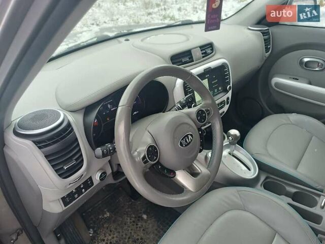 Серый Киа Soul, объемом двигателя 0 л и пробегом 99 тыс. км за 6700 $, фото 17 на Automoto.ua