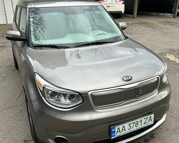 Сірий Кіа Soul, об'ємом двигуна 0 л та пробігом 79 тис. км за 7800 $, фото 9 на Automoto.ua