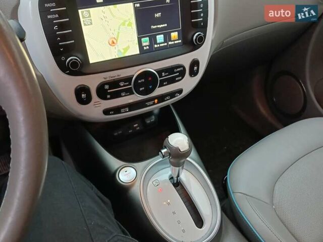 Серый Киа Soul, объемом двигателя 0 л и пробегом 143 тыс. км за 7200 $, фото 12 на Automoto.ua