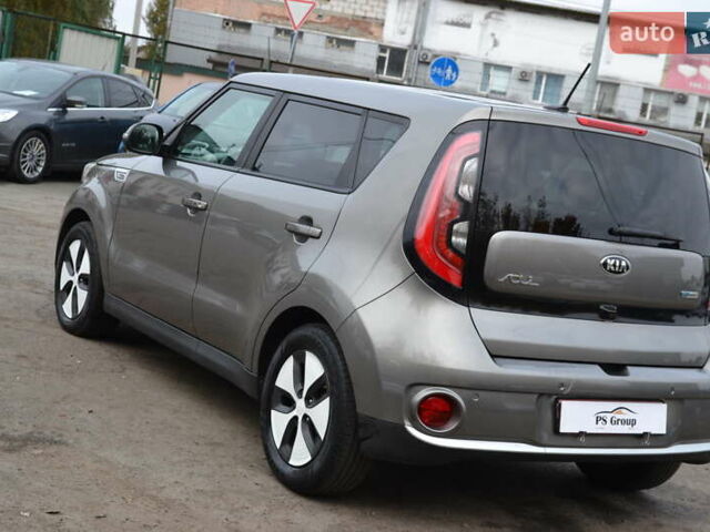 Киа Soul 2016 в Луцке на Automoto.ua Серый Киа Soul, объемом двигателя 0 л и пробегом 100 тыс. км за 11500 $, фото 9 на Automoto.ua