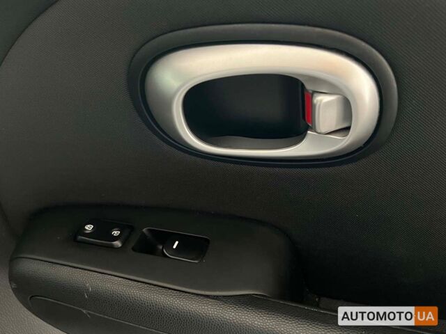 Сірий Кіа Soul, об'ємом двигуна 1.6 л та пробігом 165 тис. км за 10000 $, фото 8 на Automoto.ua