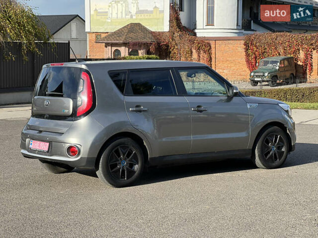 Киа Soul 2016 в Владимир-Волынский на Automoto.ua Серый Киа Soul, объемом двигателя 0 л и пробегом 143 тыс. км за 10250 $, фото 3 на Automoto.ua