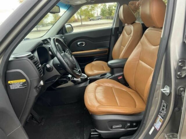 Серый Киа Soul, объемом двигателя 2 л и пробегом 72 тыс. км за 7800 $, фото 10 на Automoto.ua