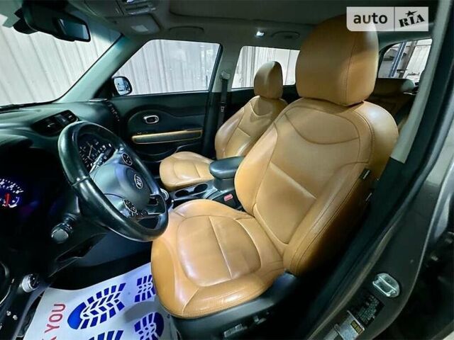 Серый Киа Soul, объемом двигателя 2 л и пробегом 145 тыс. км за 1700 $, фото 8 на Automoto.ua