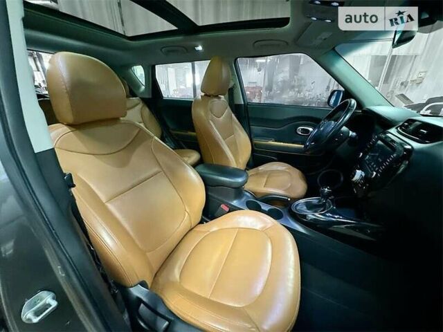 Серый Киа Soul, объемом двигателя 2 л и пробегом 145 тыс. км за 1700 $, фото 14 на Automoto.ua