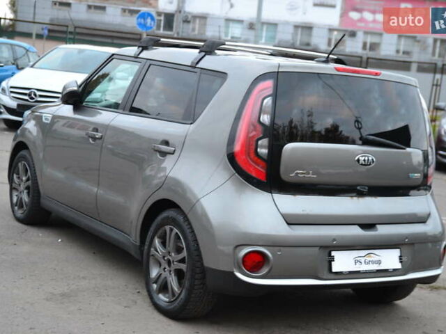 Киа Soul 2016 в Луцке на Automoto.ua Серый Киа Soul, объемом двигателя 0 л и пробегом 125 тыс. км за 5999 $, фото 9 на Automoto.ua