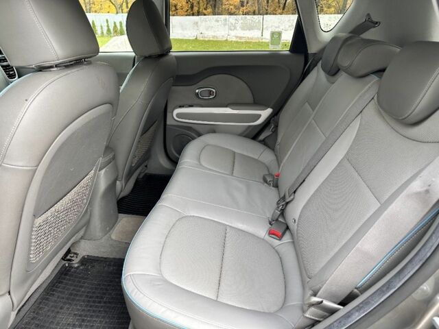 Киа Soul 2016 в Луцке на Automoto.ua Серый Киа Soul, объемом двигателя 0 л и пробегом 110 тыс. км за 9600 $, фото 23 на Automoto.ua