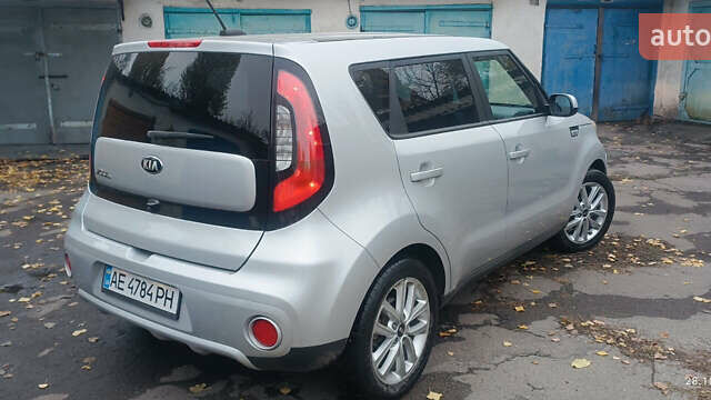 Серый Киа Soul, объемом двигателя 2 л и пробегом 75 тыс. км за 12600 $, фото 3 на Automoto.ua
