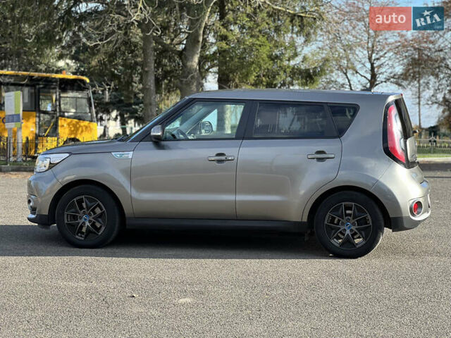 Киа Soul 2016 в Владимир-Волынский на Automoto.ua Серый Киа Soul, объемом двигателя 0 л и пробегом 143 тыс. км за 10250 $, фото 10 на Automoto.ua
