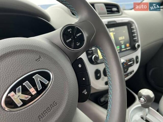 Серый Киа Soul, объемом двигателя 0 л и пробегом 42 тыс. км за 10900 $, фото 22 на Automoto.ua
