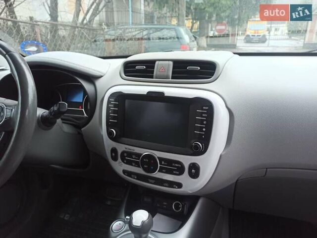 Сірий Кіа Soul, об'ємом двигуна 0 л та пробігом 130 тис. км за 7690 $, фото 2 на Automoto.ua