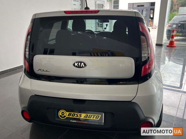 Сірий Кіа Soul, об'ємом двигуна 1.6 л та пробігом 165 тис. км за 10000 $, фото 4 на Automoto.ua