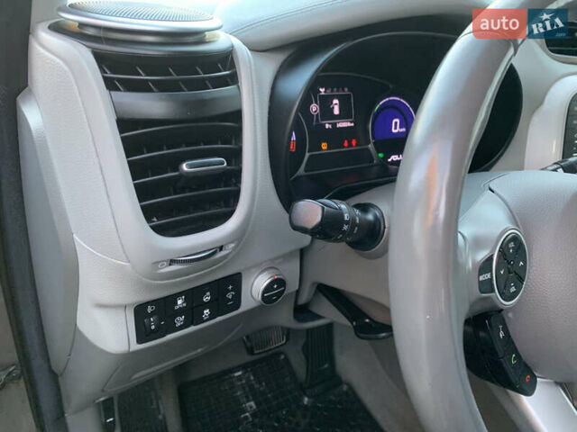 Сірий Кіа Soul, об'ємом двигуна 0 л та пробігом 142 тис. км за 7250 $, фото 19 на Automoto.ua