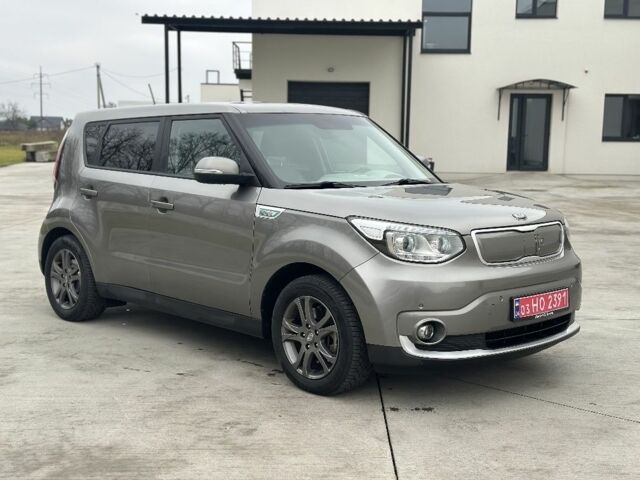 Серый Киа Soul, объемом двигателя 0 л и пробегом 181 тыс. км за 8299 $, фото 2 на Automoto.ua