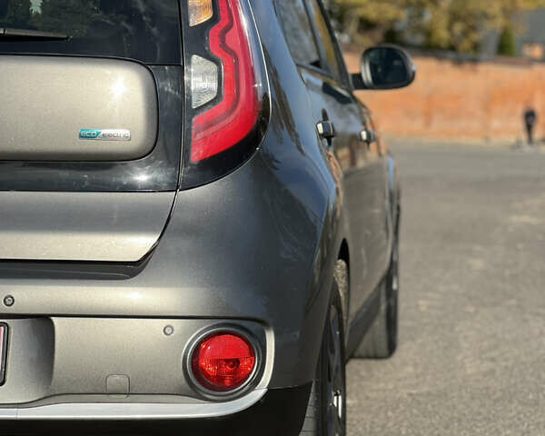 Киа Soul 2016 в Владимир-Волынский на Automoto.ua Серый Киа Soul, объемом двигателя 0 л и пробегом 143 тыс. км за 10250 $, фото 20 на Automoto.ua