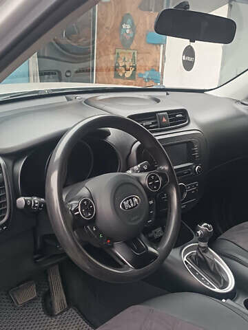 Серый Киа Soul, объемом двигателя 2 л и пробегом 75 тыс. км за 12600 $, фото 9 на Automoto.ua