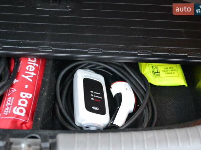 Киа Soul 2016 в Луцке на Automoto.ua Серый Киа Soul, объемом двигателя 0 л и пробегом 125 тыс. км за 5999 $, фото 18 на Automoto.ua