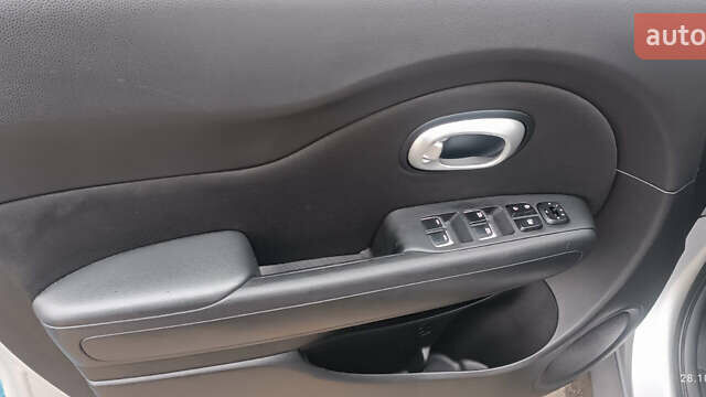 Серый Киа Soul, объемом двигателя 2 л и пробегом 75 тыс. км за 12600 $, фото 12 на Automoto.ua