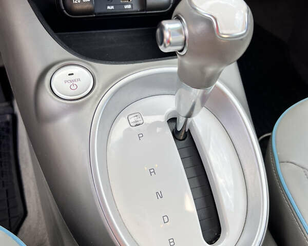 Киа Soul 2016 в Владимир-Волынский на Automoto.ua Серый Киа Soul, объемом двигателя 0 л и пробегом 143 тыс. км за 10250 $, фото 33 на Automoto.ua