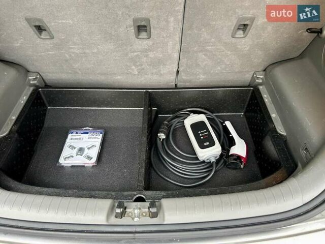 Сірий Кіа Soul, об'ємом двигуна 0 л та пробігом 79 тис. км за 7800 $, фото 35 на Automoto.ua