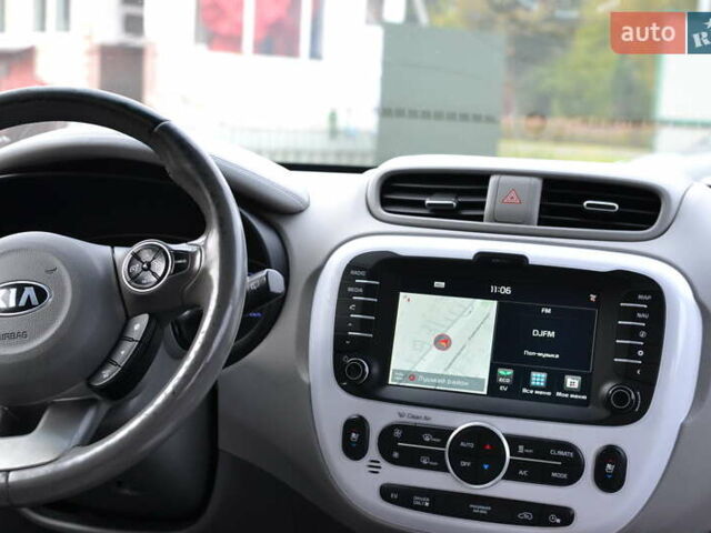 Киа Soul 2016 в Луцке на Automoto.ua Серый Киа Soul, объемом двигателя 0 л и пробегом 100 тыс. км за 11500 $, фото 21 на Automoto.ua