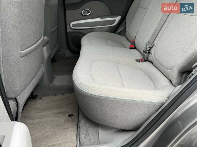 Серый Киа Soul, объемом двигателя 0 л и пробегом 42 тыс. км за 10900 $, фото 27 на Automoto.ua